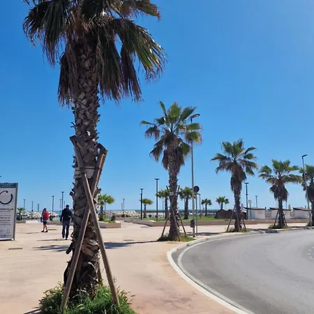 Vakantiehuis A 2 Passi Dal Mare *